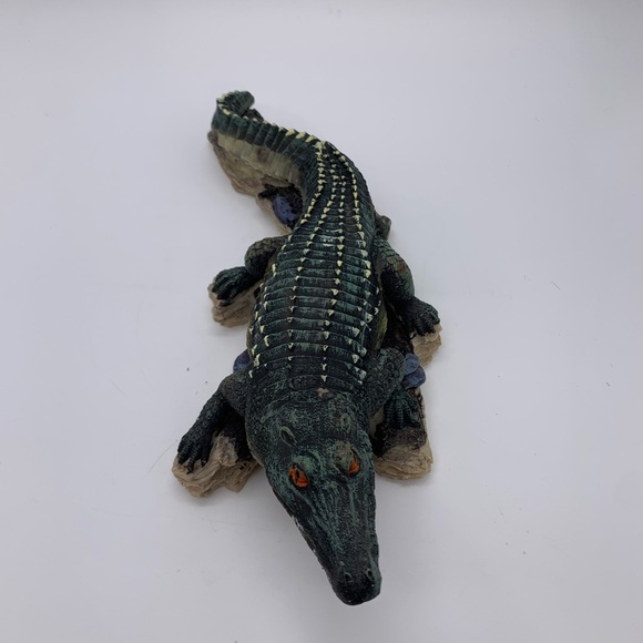Realistic Alligator On Rock- Resin Indoor/Outdoor Aquarium Decor 12”Long - Picture 3 of 10